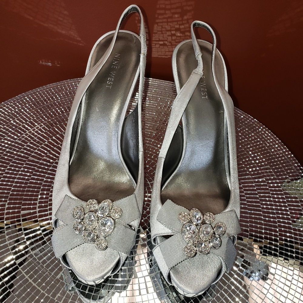 Women's dress shoes
